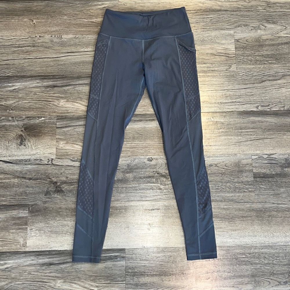 Victoria Sport Gray Leggings Size XS‎